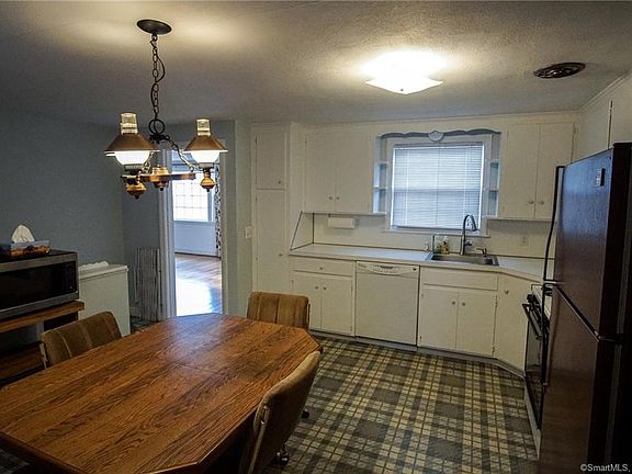 4th image of 51 Westview Ln
