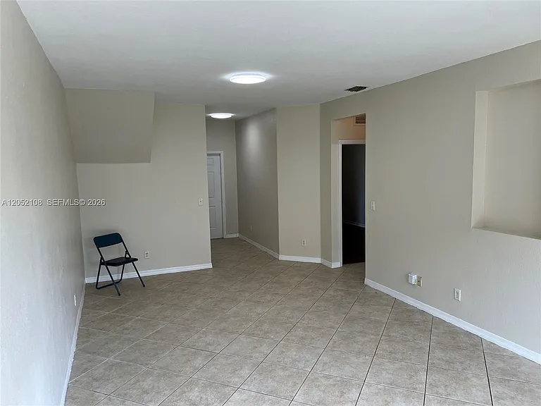 100 SW 15th Ave — Photo 8