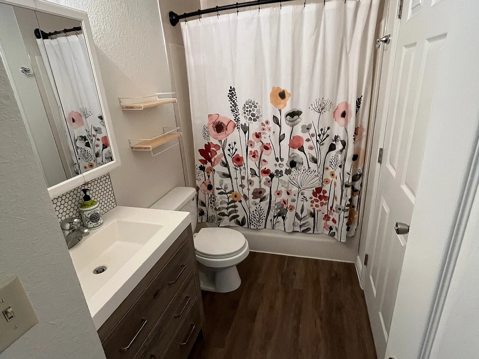 2 bed, 900 sqft, $1,400 — Photo 4