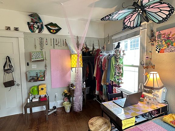 3rd image of 3824 Jena St