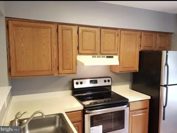 9496 Scarlet Oak Dr, Manassas, VA 20110