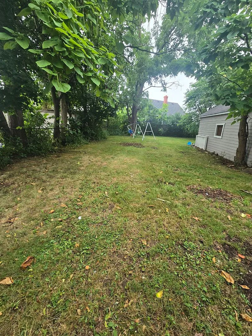 3 bedroom SINGLE family home | EDEN and Section 8 welcomed — Photo 2