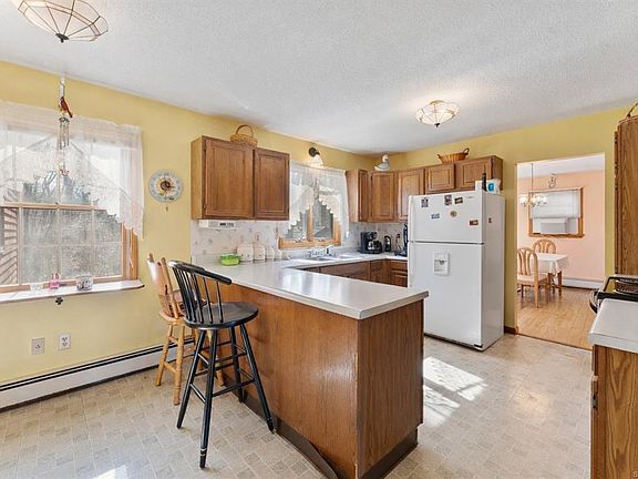 4th image of 41 Margaret Henry Rd