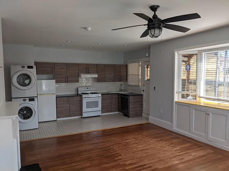 4125 Broadway #1 — Photo 2