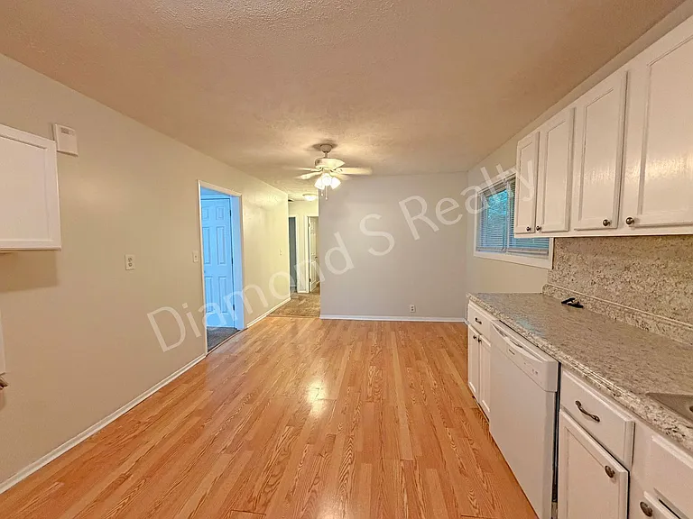2930 E Lolo Trl — Photo 5