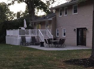 42 Henning Dr, Fairfield, NJ 07004