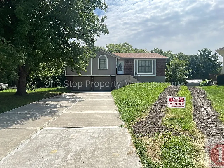 17311 E 51st Ct S — Photo 1