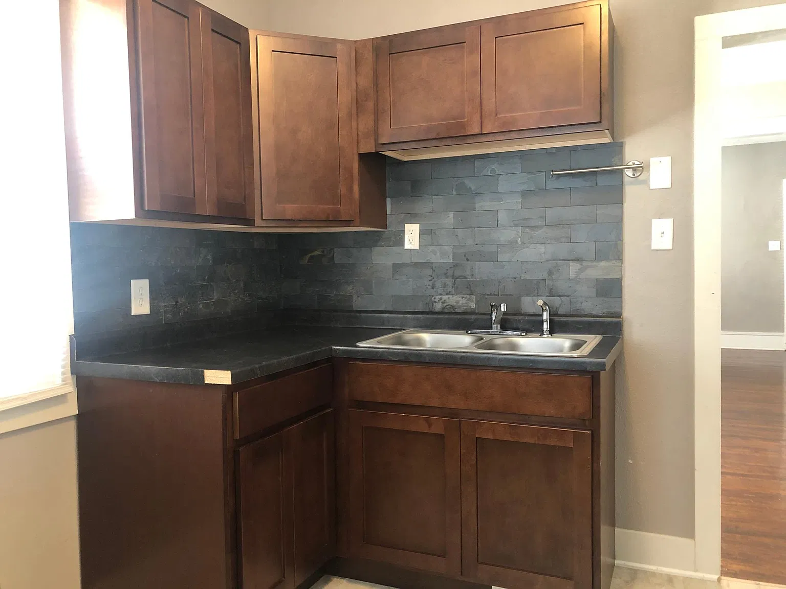 2 bed, 850 sqft, $825 — Photo 3