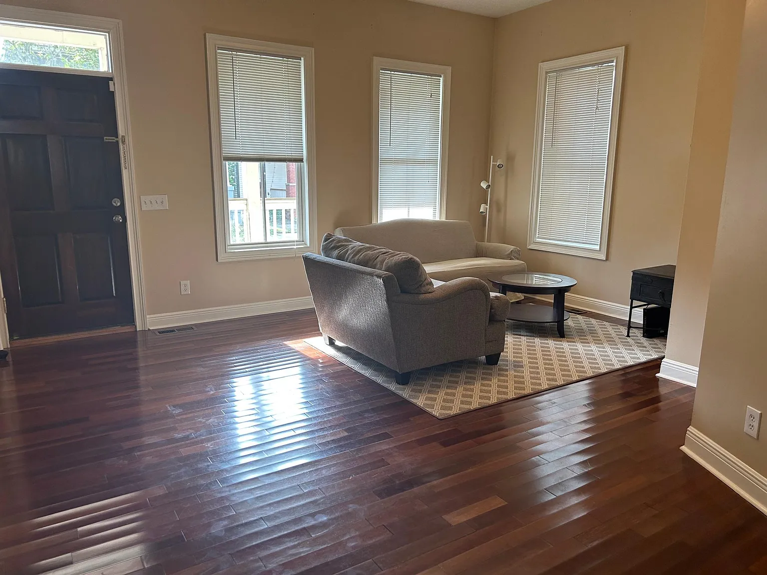 2231 Whitaker St — Photo 1