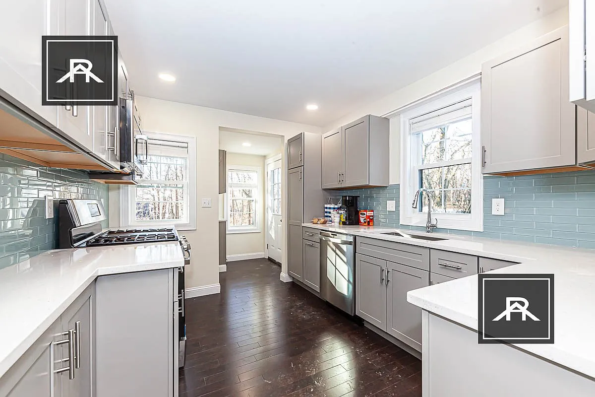 5 bed, 5.0 bath, 2140 sqft, $6,900 — Photo 3