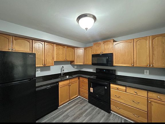 4th image of 5400 King Arthur Cir