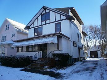 2nd image of 128 McNaughton St