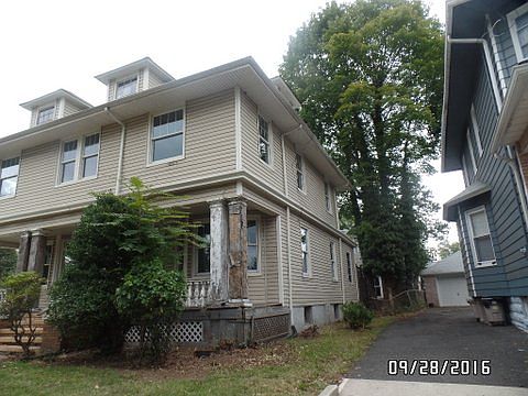 2nd image of 443 Magie Ave