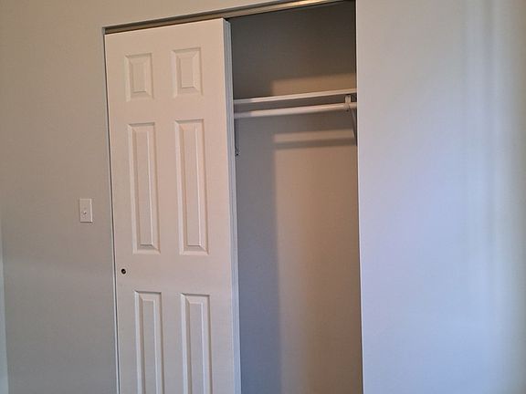 5th image of 2649 N Mont Clare Ave