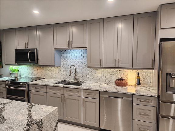 2nd image of 800 Cypress Grove Drive #205