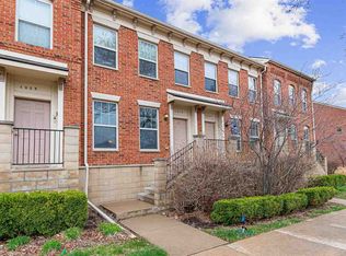 1015 Walker Cir, Iowa City, IA 52245