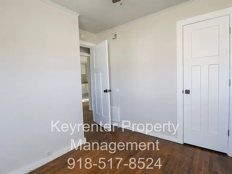 E Independence St Fourplex — Photo 13