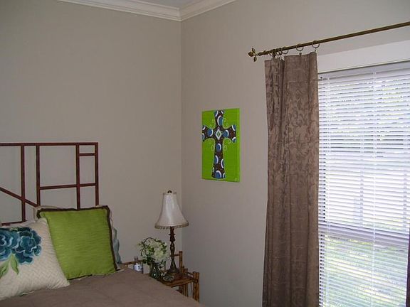 4th image of 123 Camden Pl