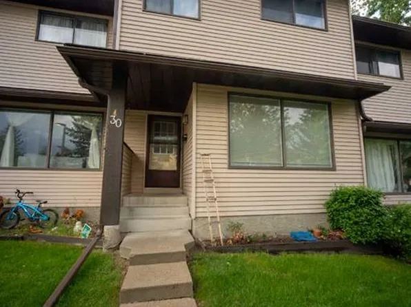 380 NE Bermuda Dr NW #30, Calgary, AB T3K 2B2