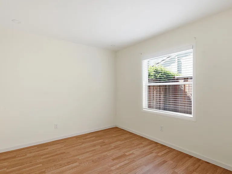 1098 Blackfield Way — Photo 15