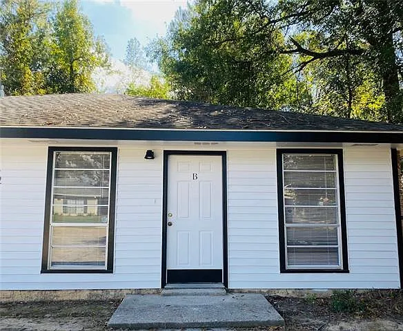 1411 Hooks Dr #B — Photo 1