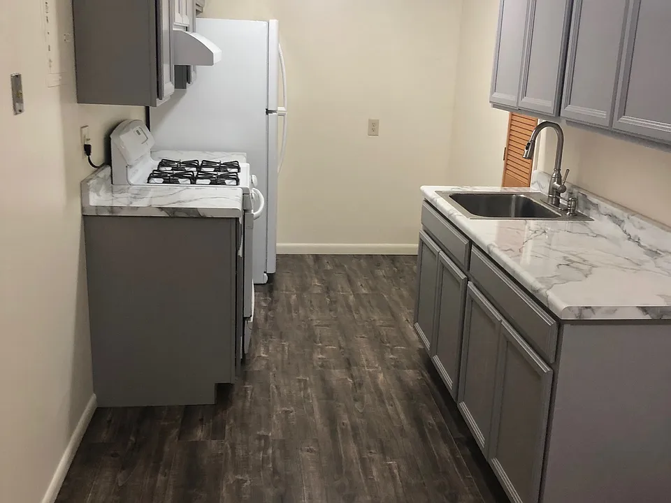1 Colonial Rd #125