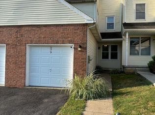 579 S Mount Vernon Cir, Bensalem, PA 19020