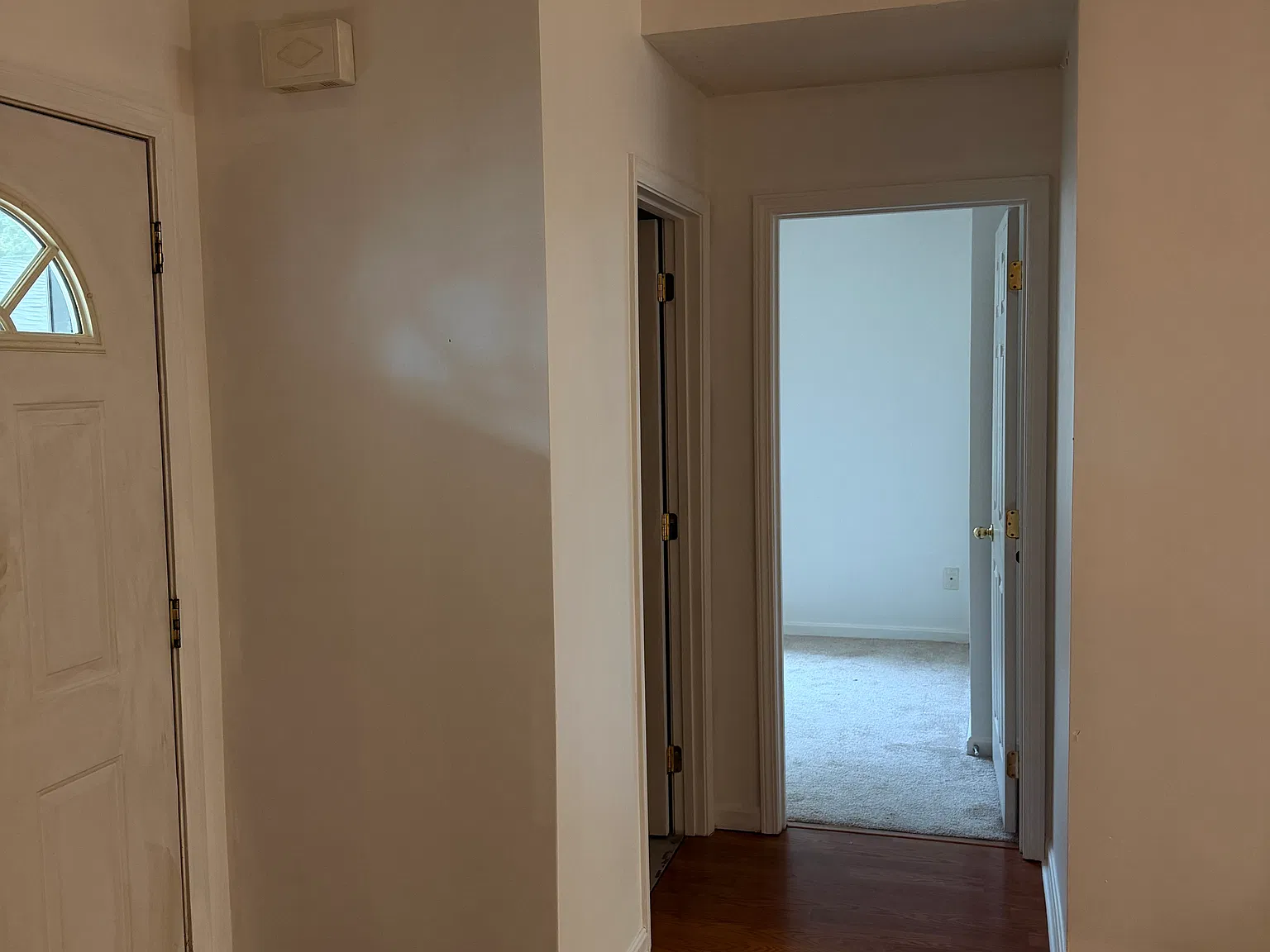 2 bed, 900 sqft, $1,400 — Photo 1