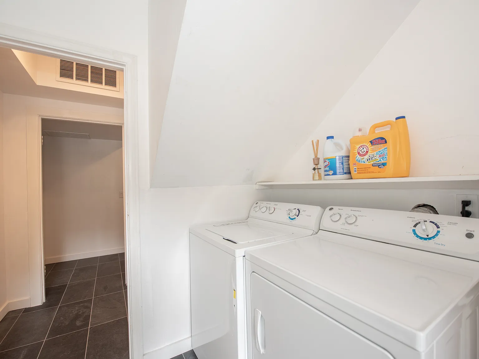 1 bed, 850 sqft, $3,450 — Photo 3