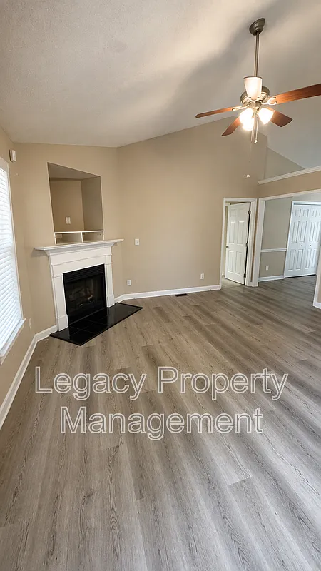 3 bed, 2.0 bath, 1164 sqft, $1,875 — Photo 3