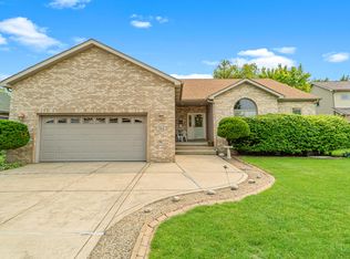 744 Cinnamon Teal Ct, Hobart, IN 46342