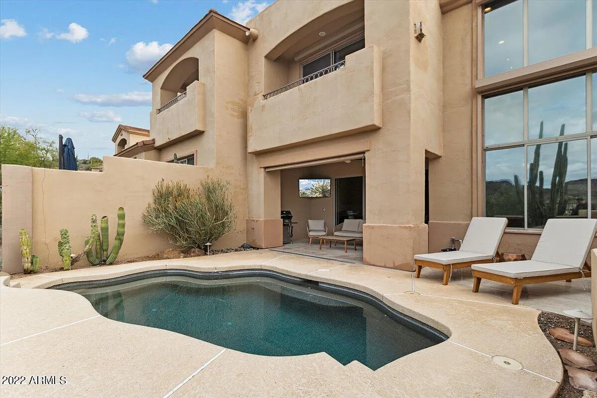 3 bed, 2.5 bath, 2439 sqft, $6,500 — Photo 3