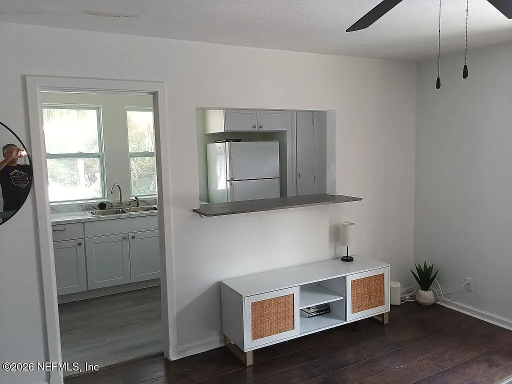 1 bed, 1.0 bath, 500 sqft, $2,200 — Photo 4