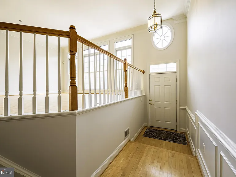 1156 Regal Oak Dr — Photo 5