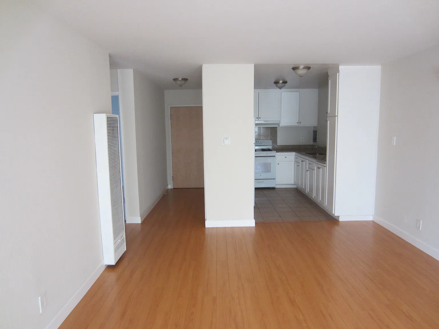 Addison Apartments — Photo 2