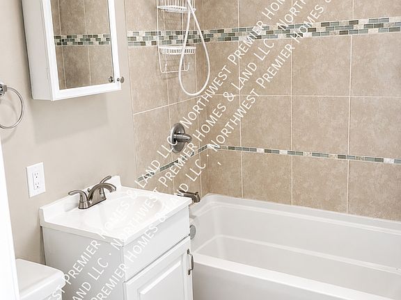 4th image of 2125 4th St #2125