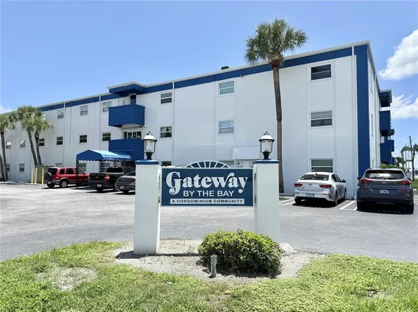 350 79TH AVE N #102, ST PETERSBURG, FL 33702
