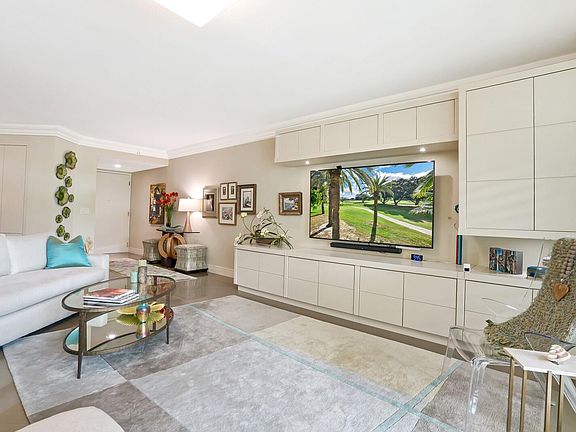 2nd image of 550 SE Mizner Boulevard #B209