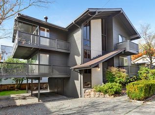 3841 Carr Pl N, Seattle, WA 98103