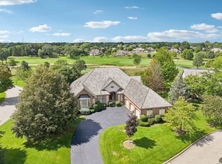 6401 Locust Ln, Libertyville, IL 60048