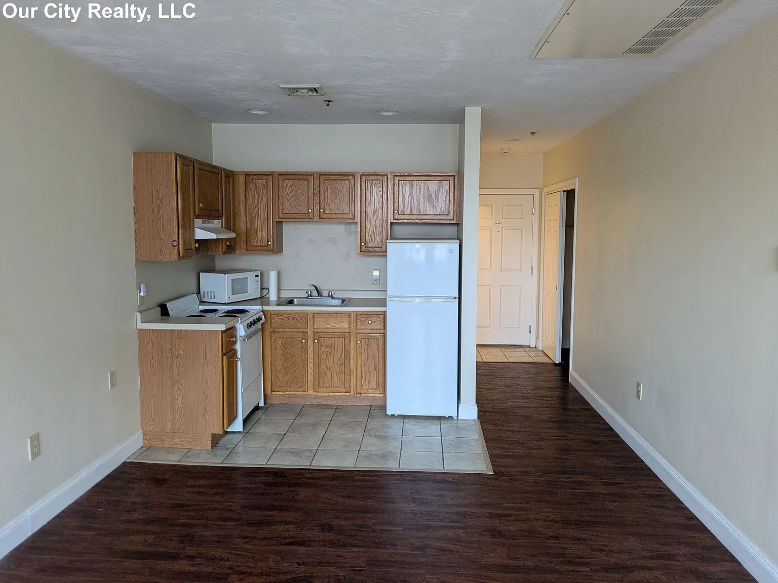 Studio, 400 sqft, $2,300 — Photo 4