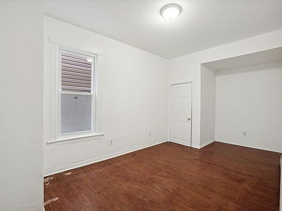 4th image of 163 Bidwell Ave Floor 1