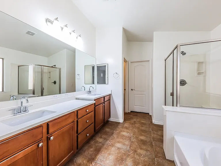 25644 W Magnolia St — Photo 13