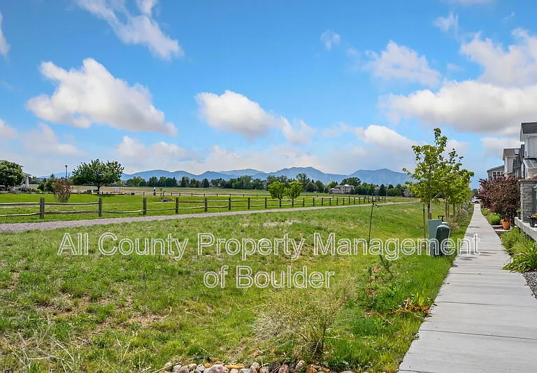 1432 Sanitas Ln — Photo 8