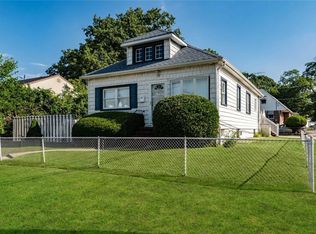 203 Brown St, Valley Stream, NY 11580