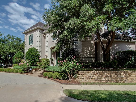 2nd image of 5601 Shady Elm Cir