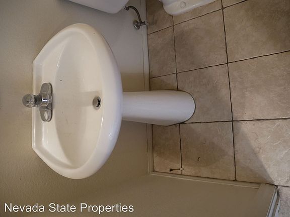 5th image of 9525 W Gilmore Ave