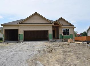 710 SW Cross Creek Dr, Grain Valley, MO 64029