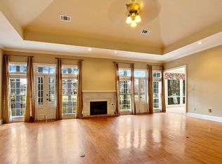 206 Evangeline Dr, Mandeville, LA 70471