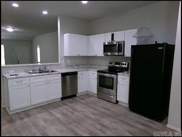 30 Erwin Dr — Photo 6